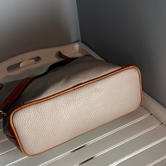 Dooney & Bourke Pebble Grain Gray / Taupe Shoulder Bag EUC - Picture 3 of 10